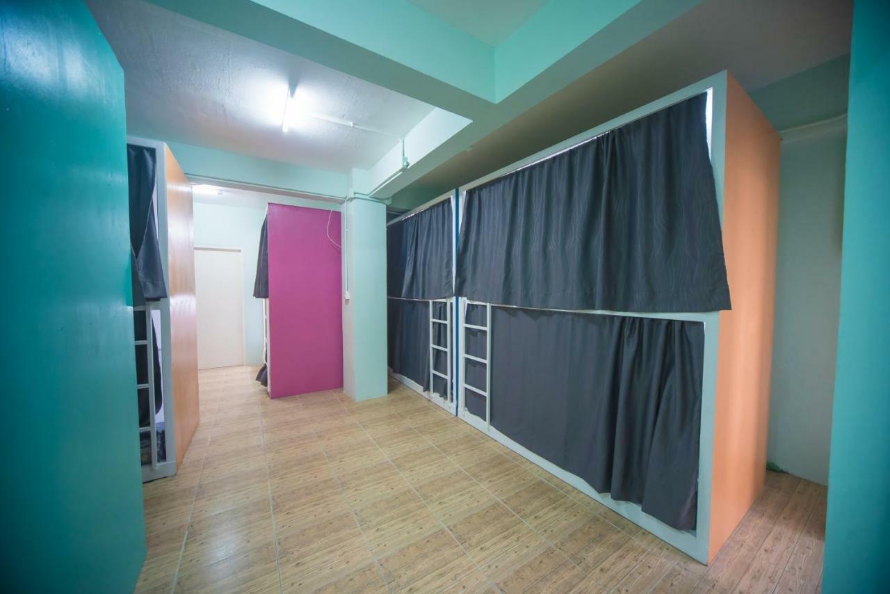 Panda Hostel Phuket (Adults Only) Patong Exterior foto