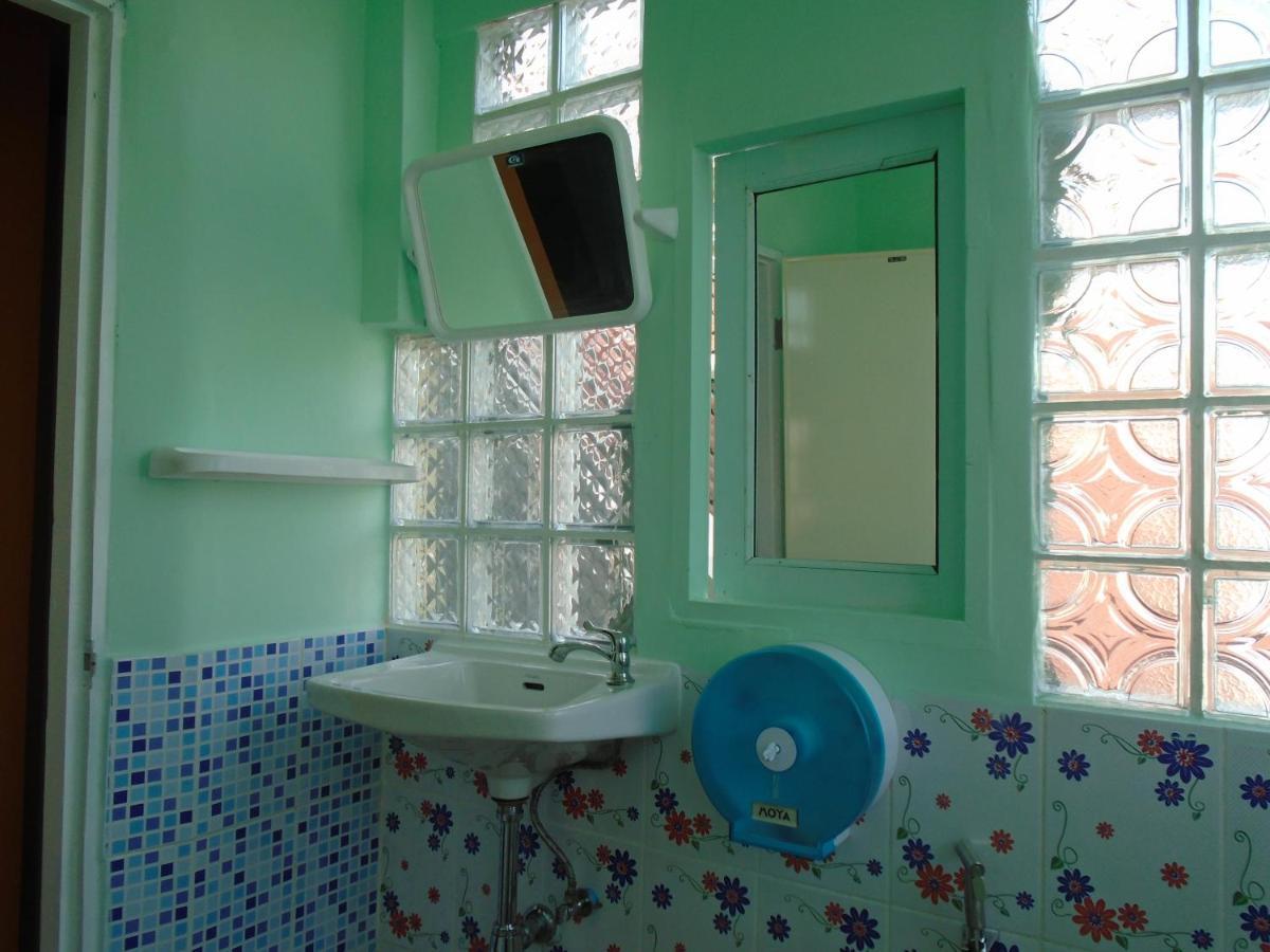 Panda Hostel Phuket (Adults Only) Patong Exterior foto