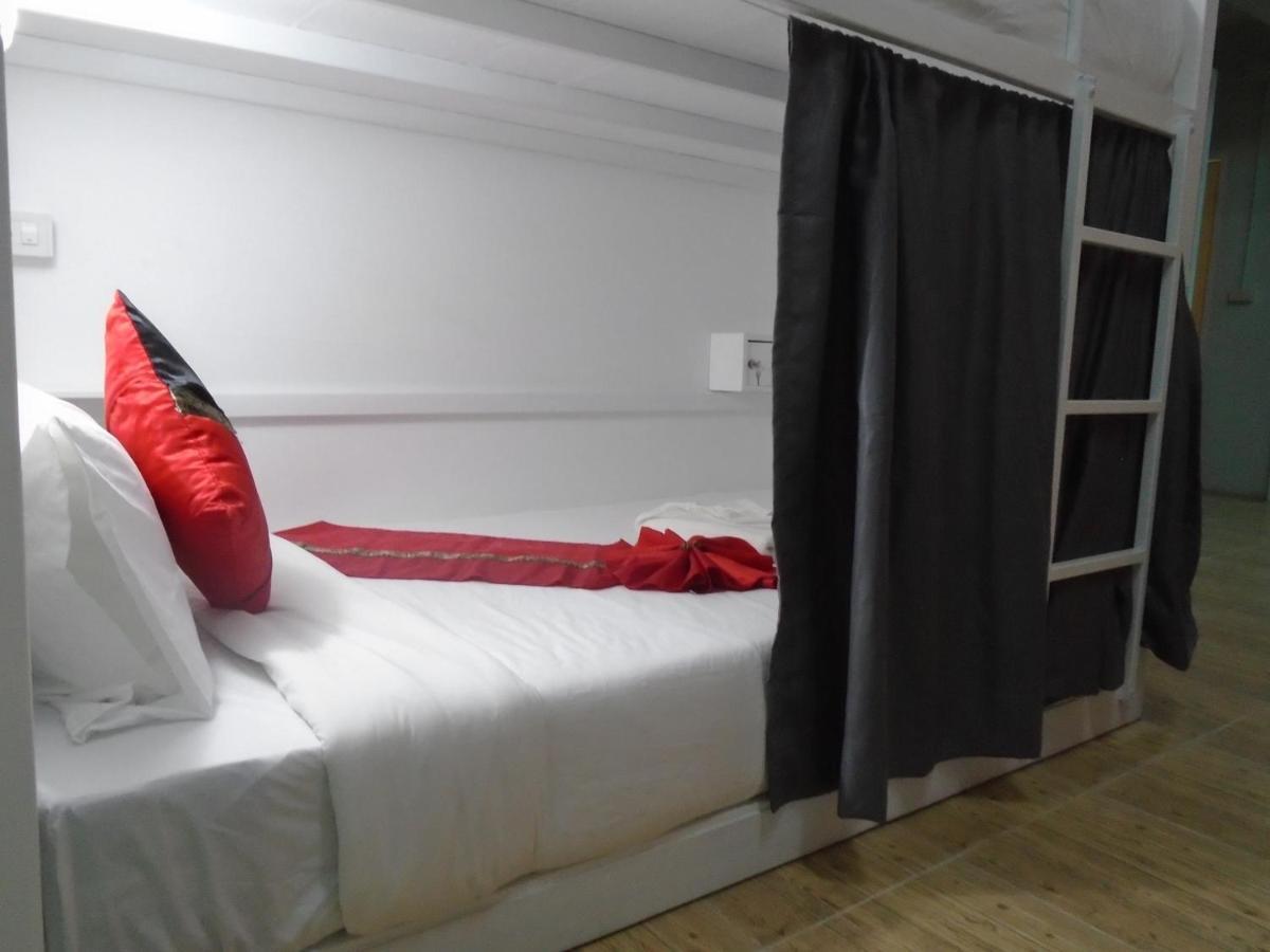 Panda Hostel Phuket (Adults Only) Patong Exterior foto